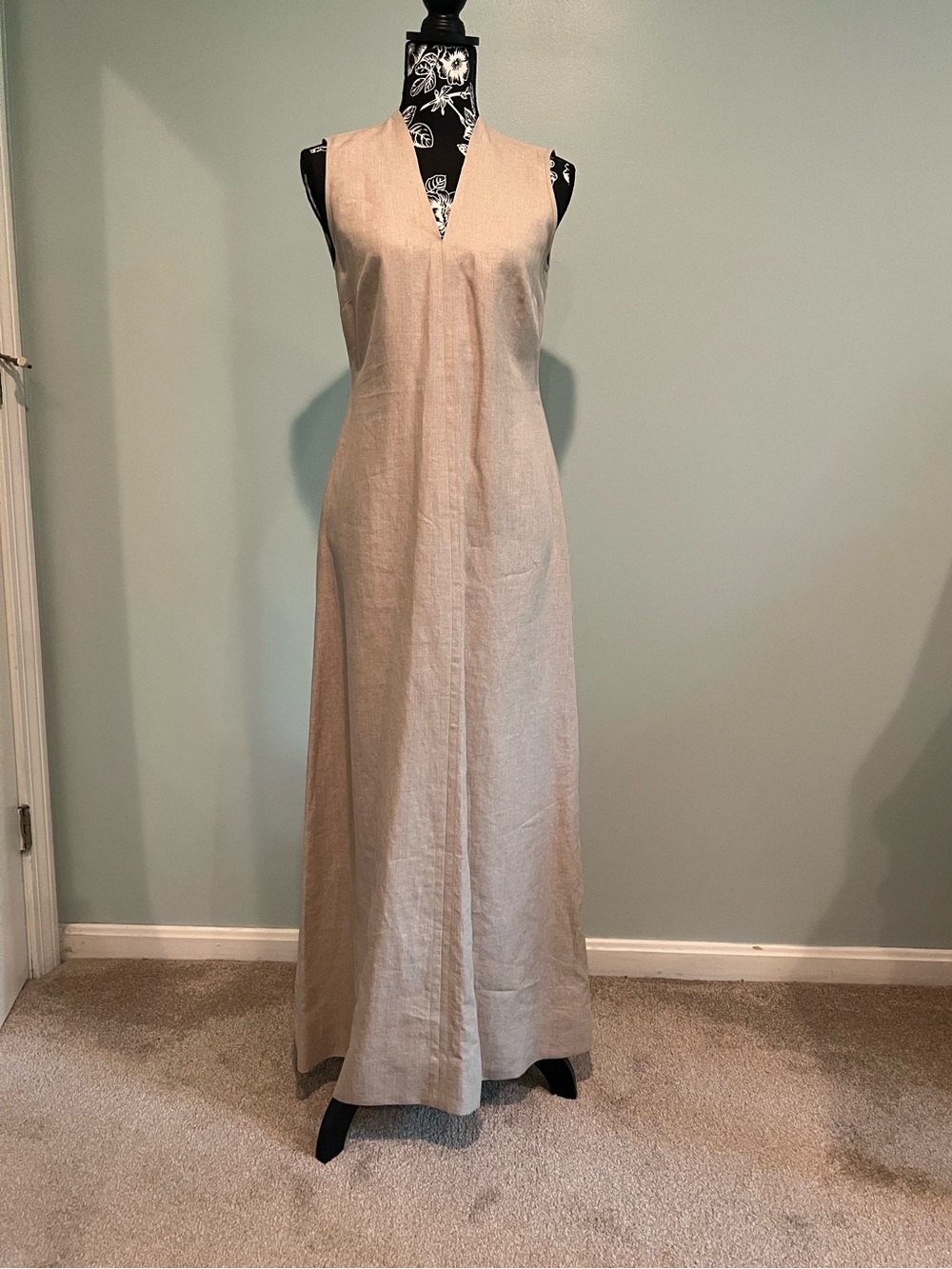 Morgan Le Faye vintage Sleeveless V-Neck linen in Neutral Beige circa 1990